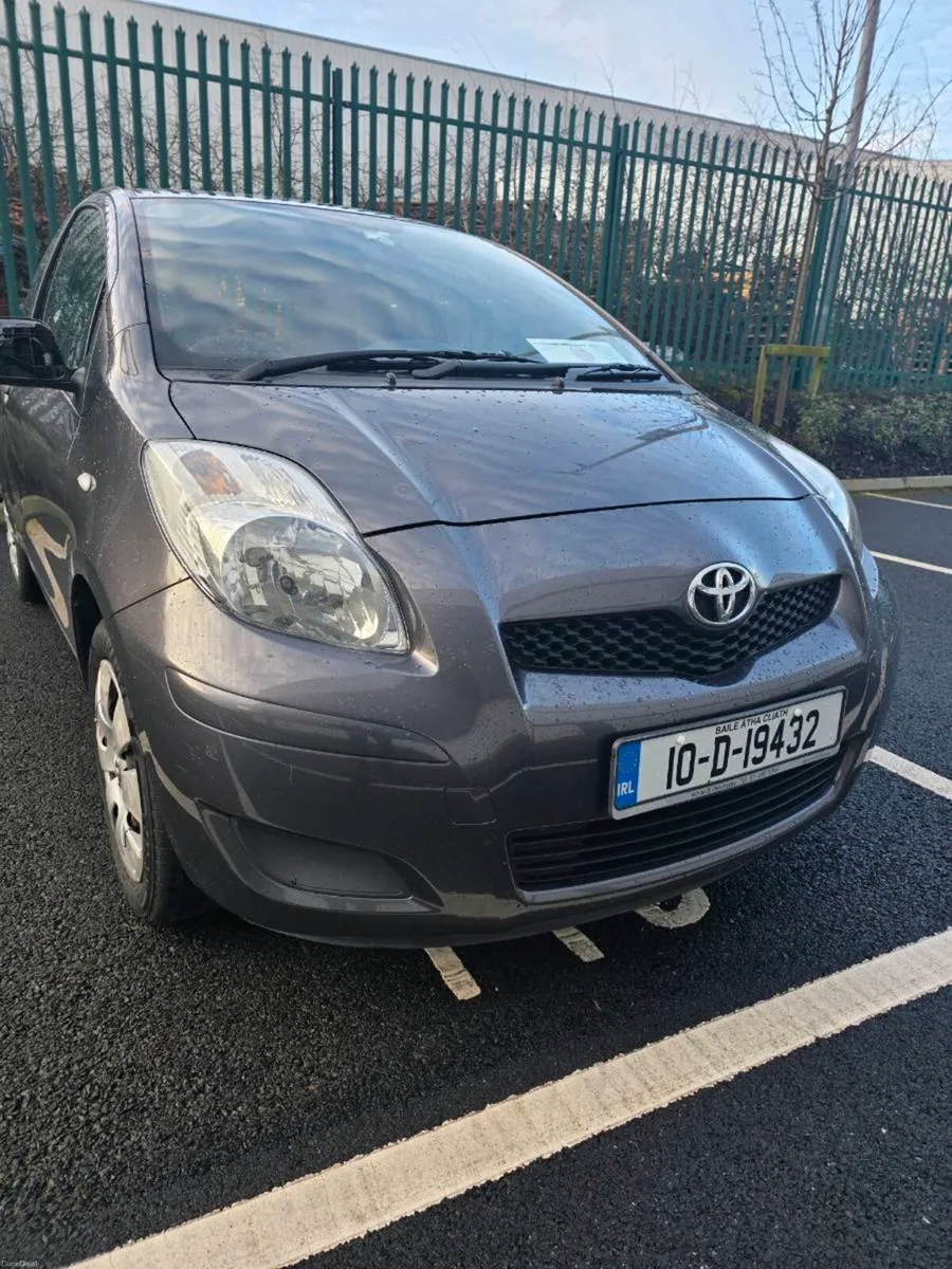 Toyota yaris 2010 1 owner from new - Image 2