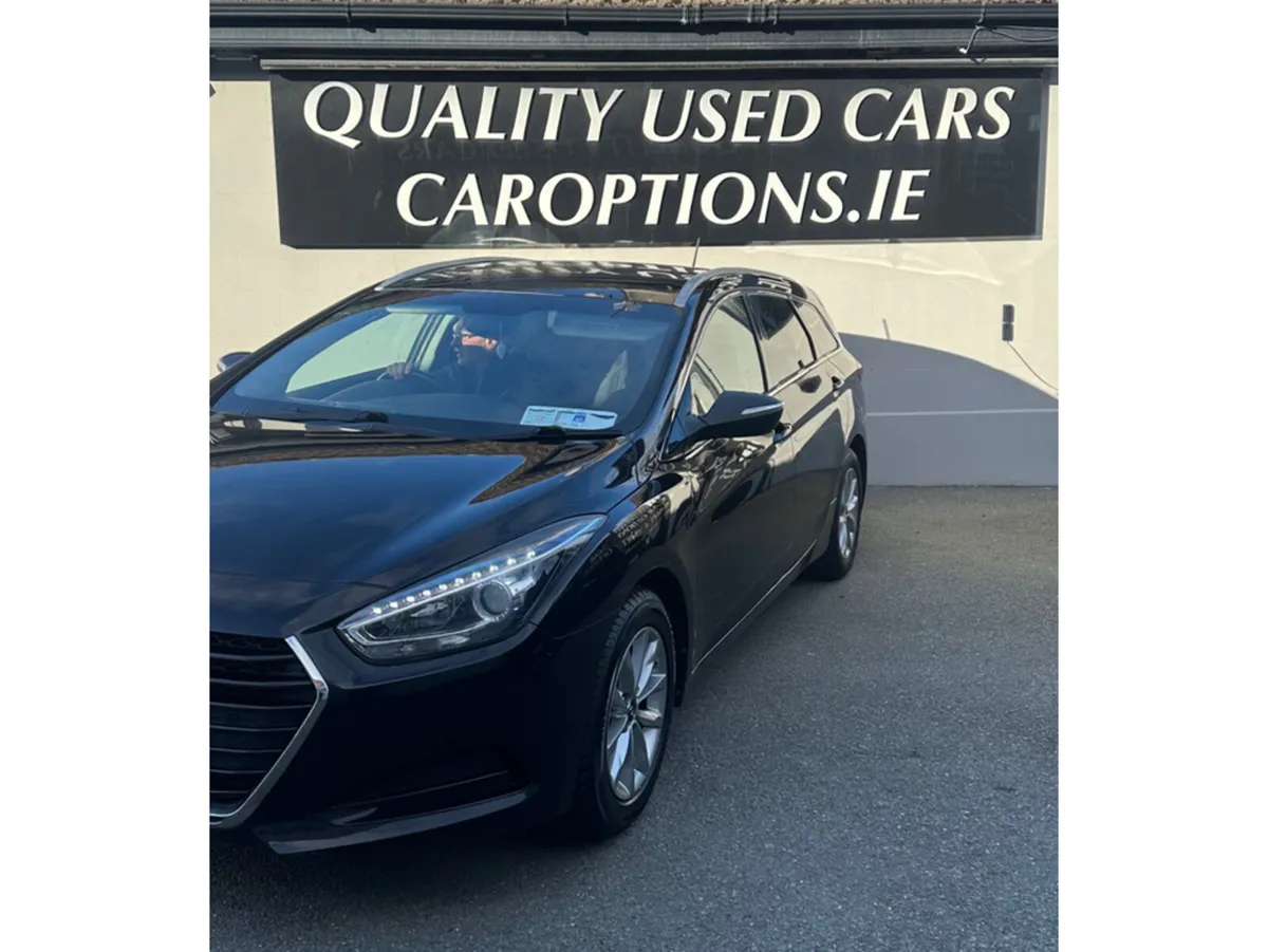 Hyundai i40 1.7 CRDI S 115PS//NEW N.C.T//1 YEAR TA - Image 4