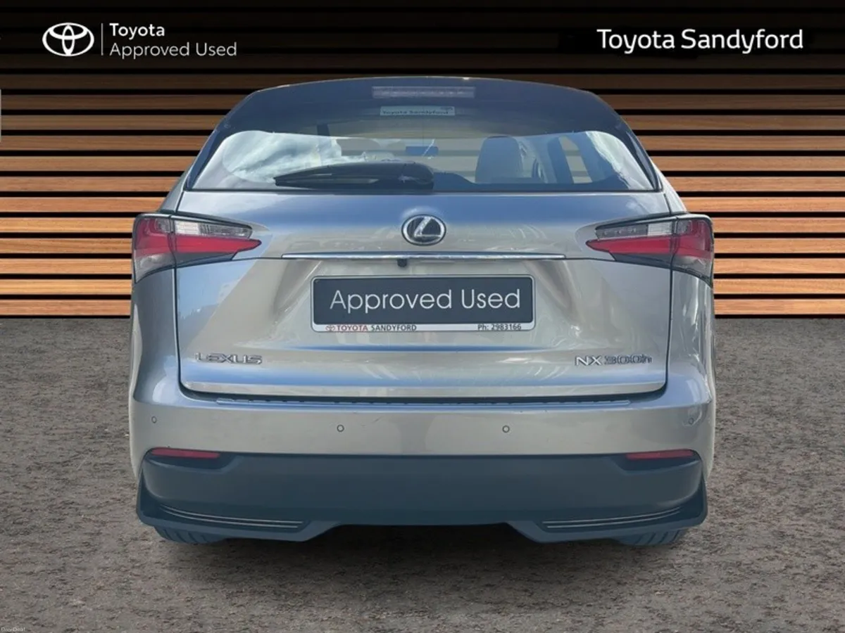 Lexus NX HYBRID AUTO // LEATHER HEATED SEATS // RE - Image 4