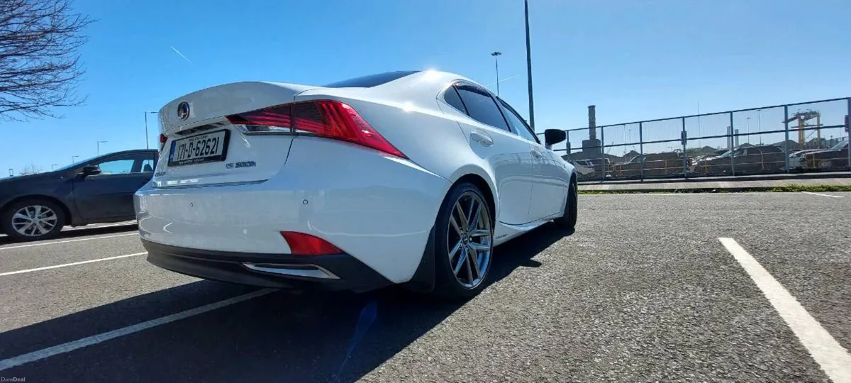 LEXUS IS 300H 2.5 F SPORT, FSH, Under Warranty - Image 4