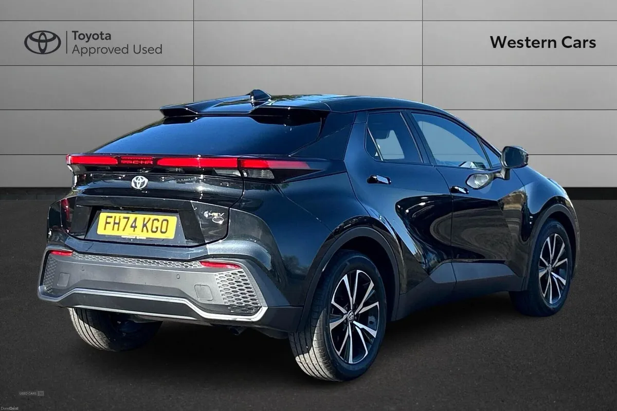 Toyota C-HR 1.8 VVT-h Design CVT Euro 6 (s/s) 5dr - Image 2