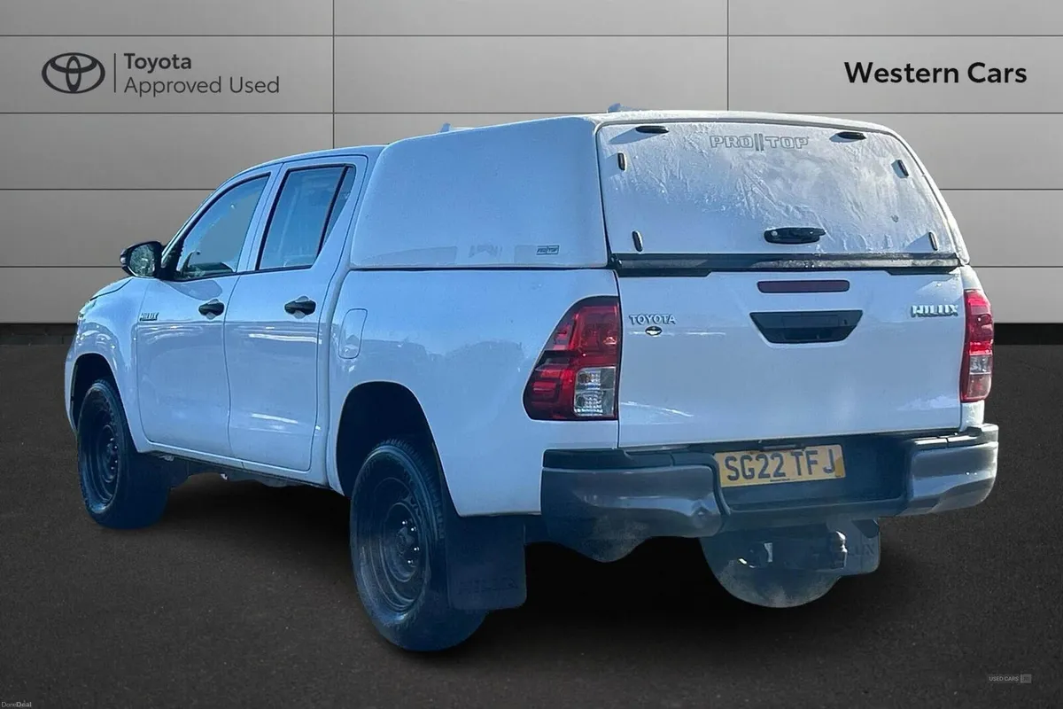 Toyota Hilux 2.4 D-4D Active Extra Cab Pickup 4WD - Image 4