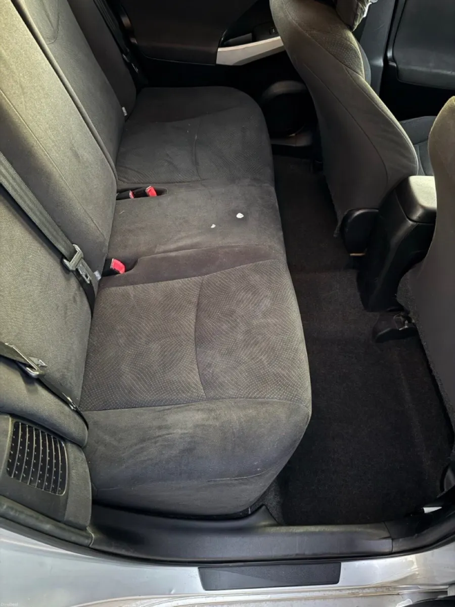 Toyota Prius 2015 - Image 4