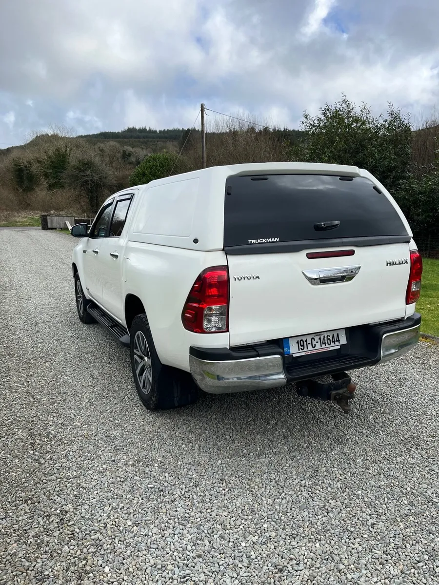 Toyota Hilux 2019 - Image 2