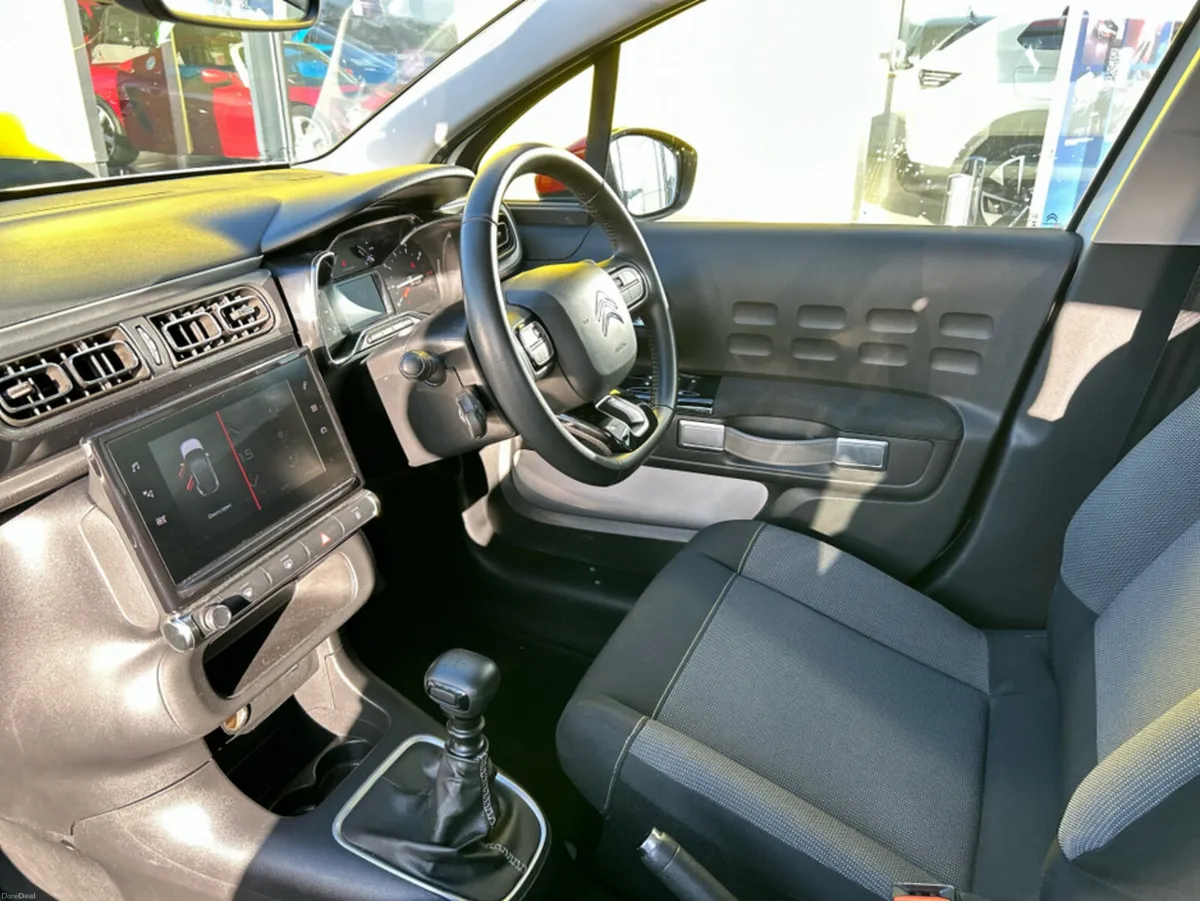Citroen C3 1.2 PURETECH 110 FLAIR EA EAT6 5DR - Image 3