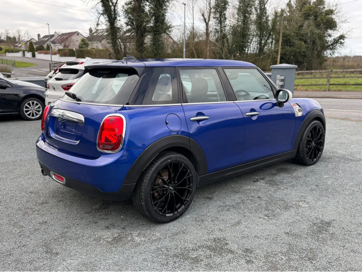 Mini Cooper 1.5 COOPER STEALTH SERIES 5DR PETROL A - Image 4