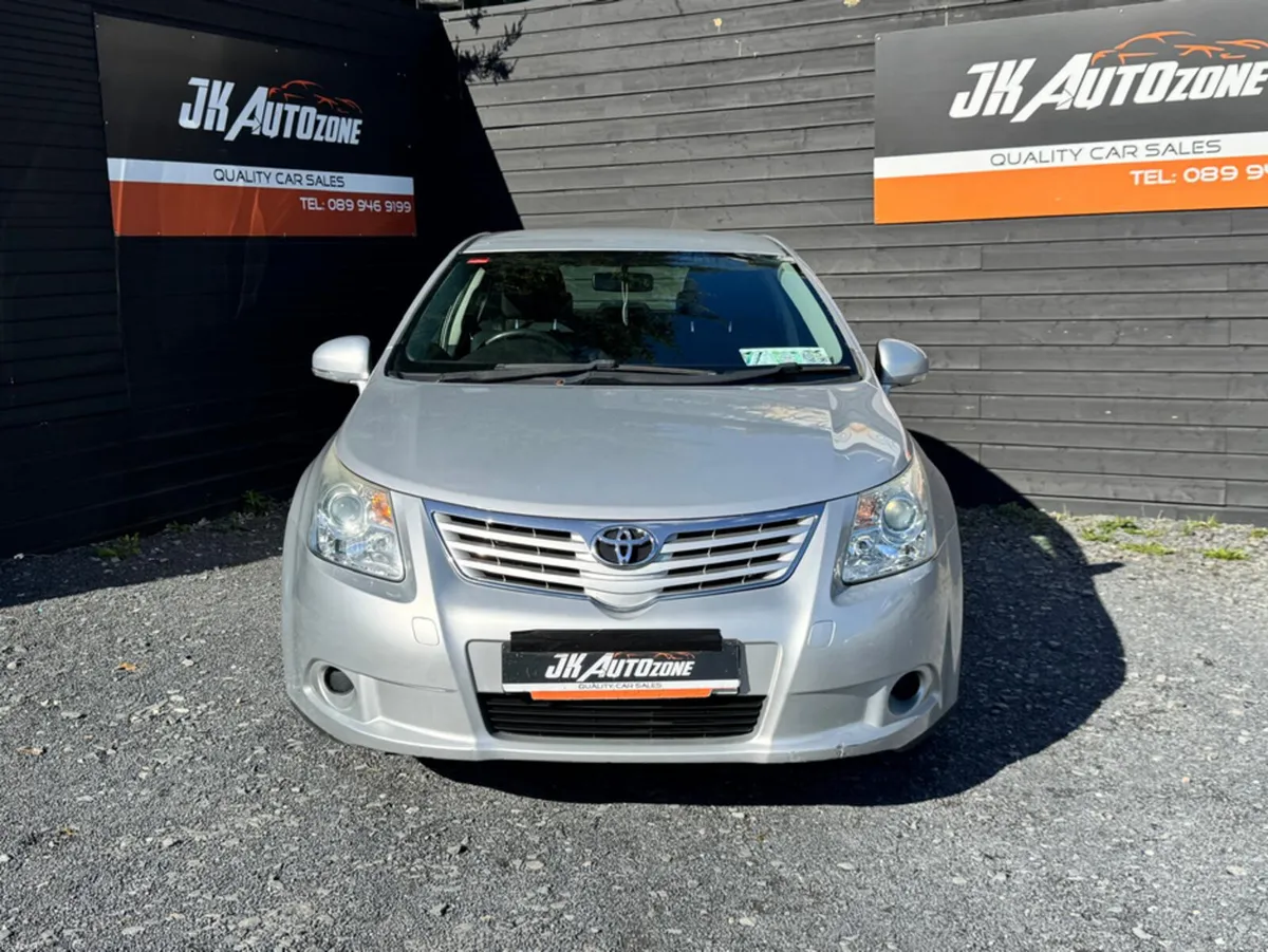 Toyota Avensis 1.8 T2 V-MATIC 4DR - Image 2