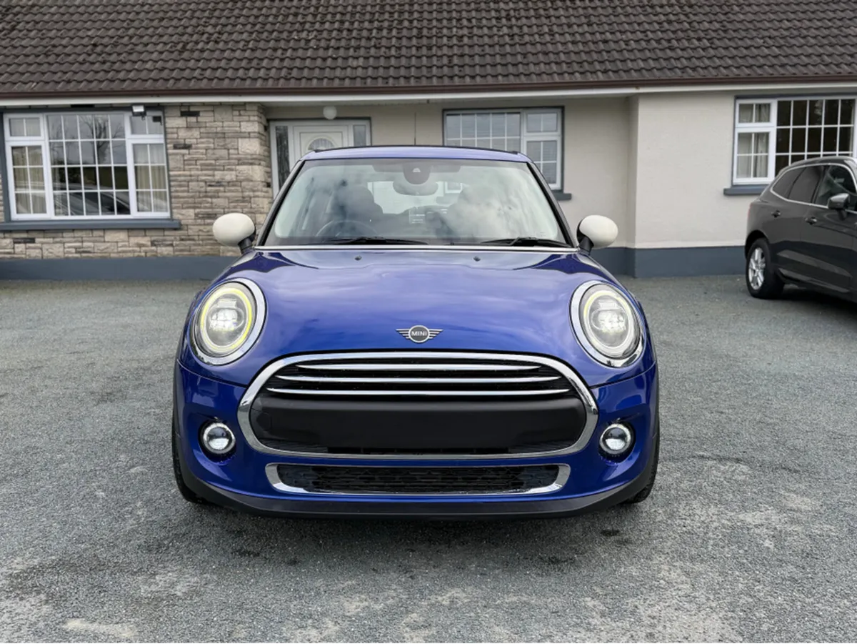 Mini Cooper 1.5 COOPER STEALTH SERIES 5DR PETROL A - Image 2