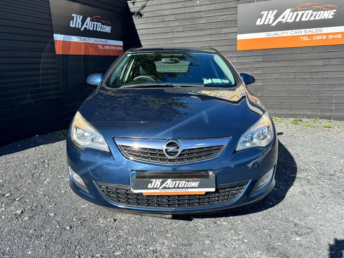 Opel Astra SC 1.4 I 100PS 5DR - Image 2