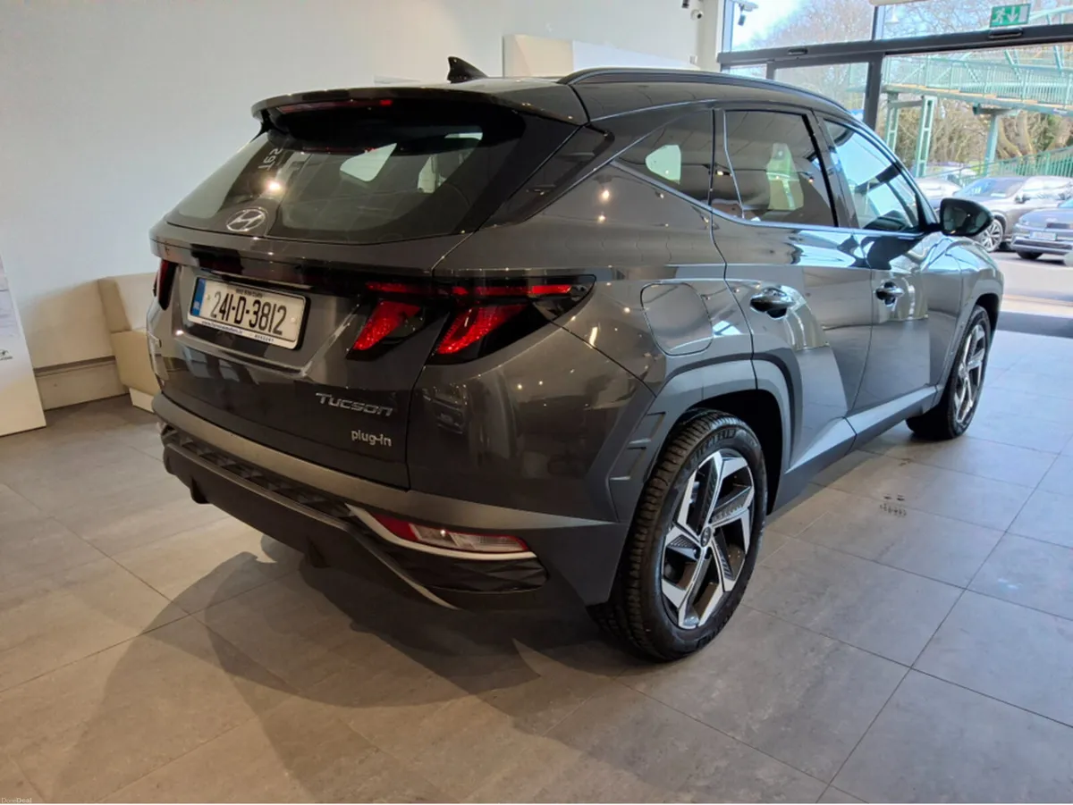 Hyundai Tucson EXECUTIVE 4WD PLUG IN HYBRID - Image 2
