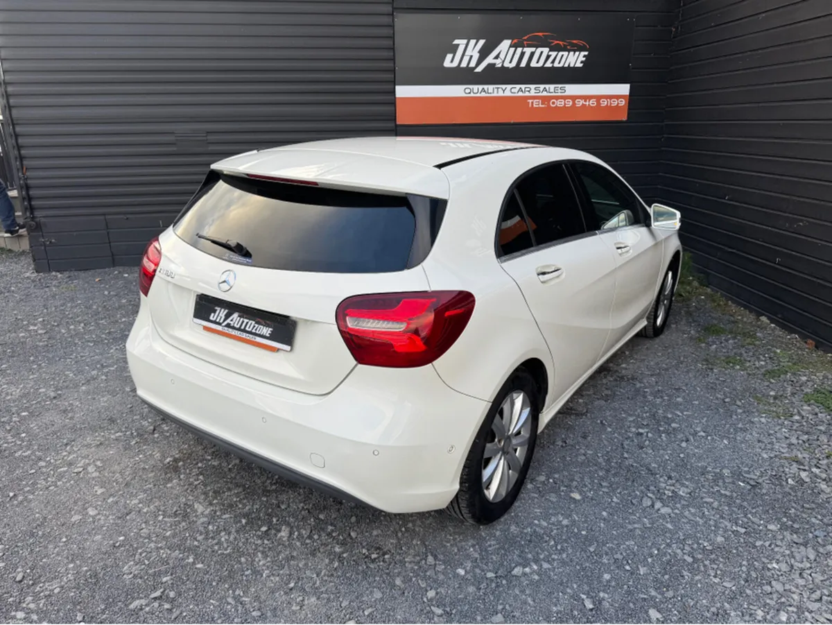 Mercedes-Benz A-Class 1.6 AUTO 5DR - Image 4