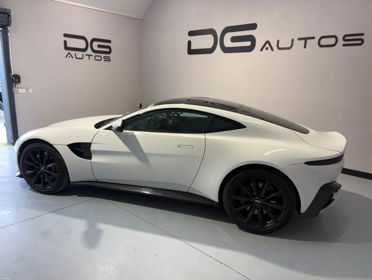 Aston Martin Vantage 4.0 V8 3DR AUTO - Image 2