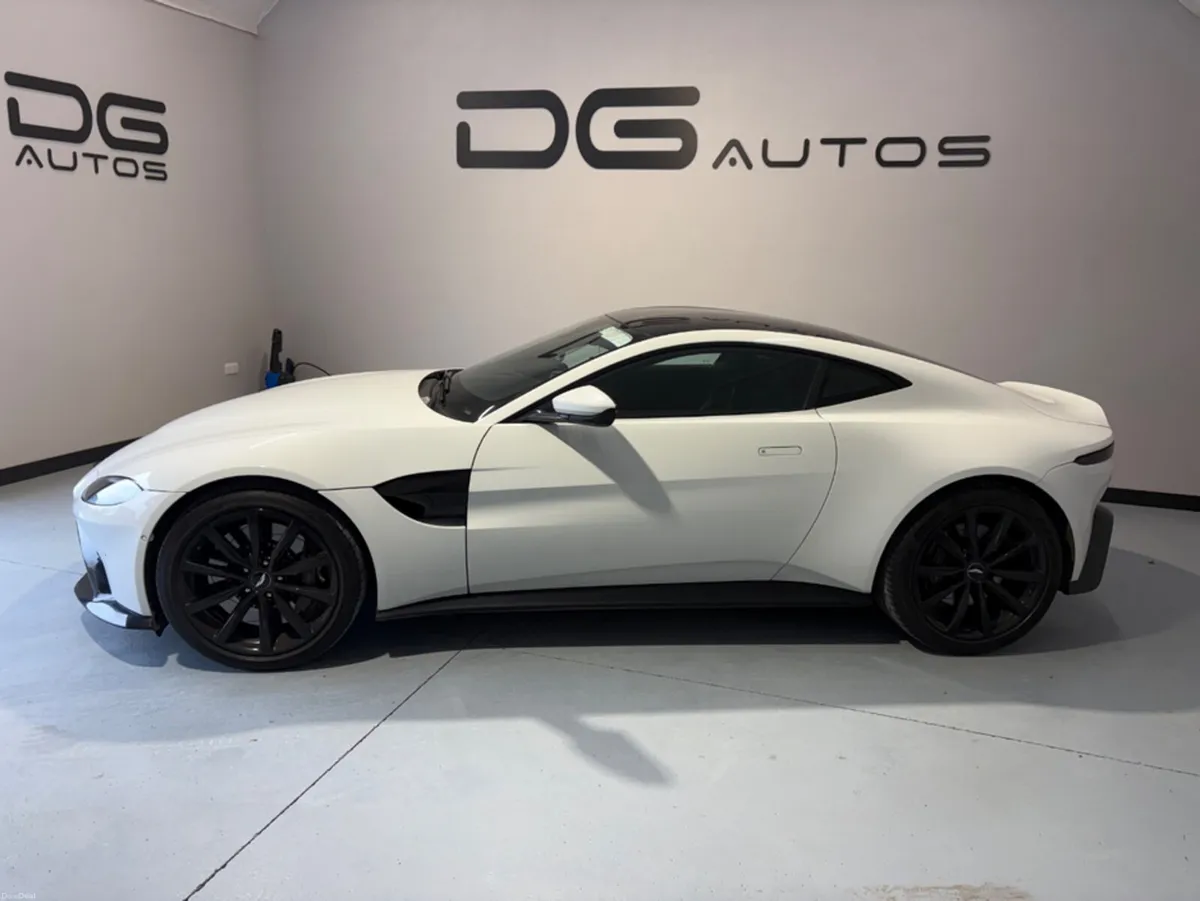 Aston Martin Vantage 4.0 V8 3DR AUTO - Image 1