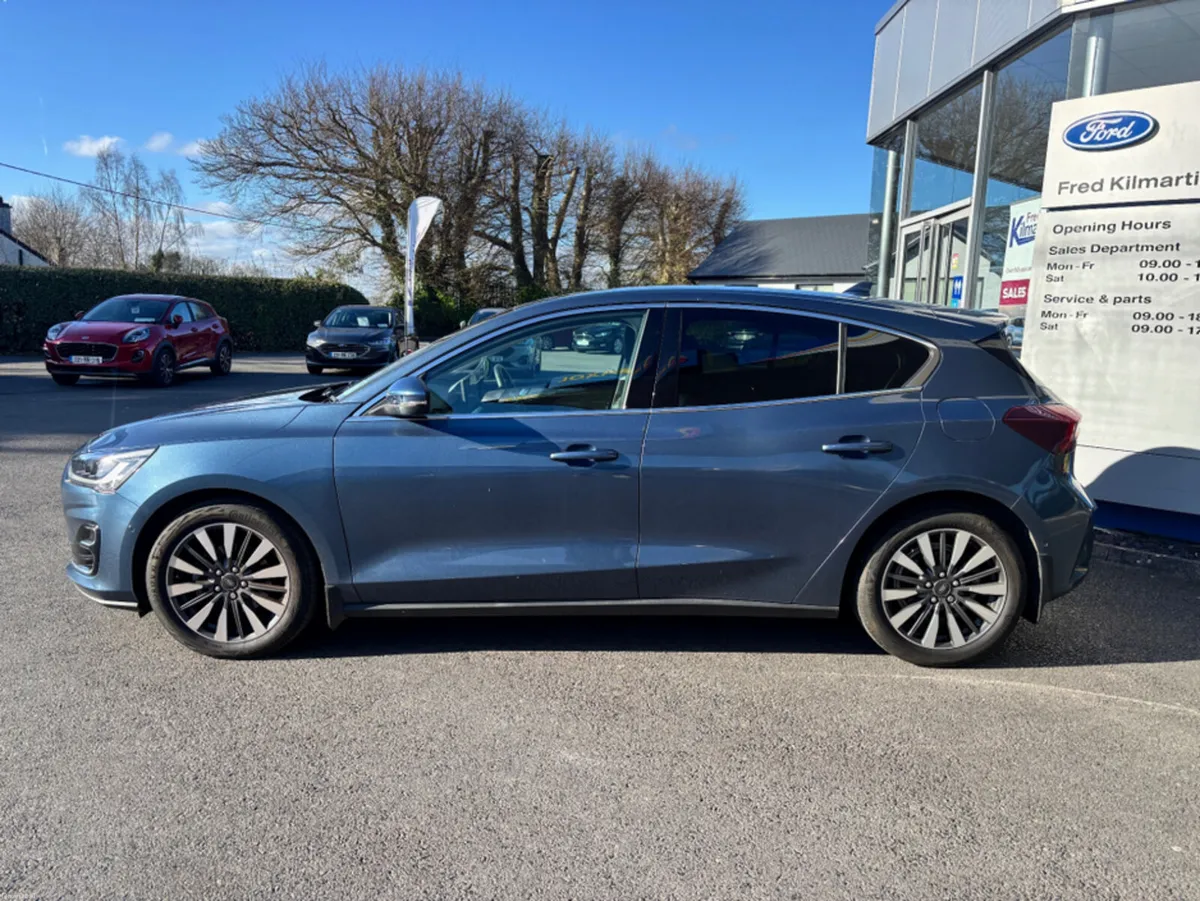 Ford Focus TITANIUM VIGNALE 5DR 1.0T 12 125 MHEV - Image 4