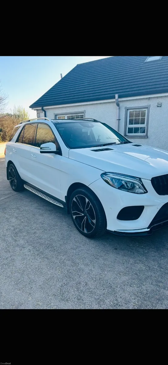 Mercedes-Benz GLE 2017 - Image 1
