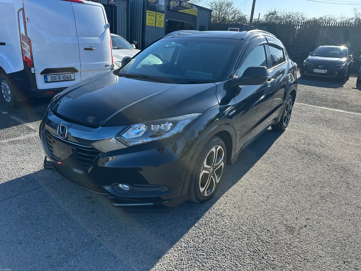 2015 HONDA VEZEL HYBRID 1.5L FULL OPTION LOW MILES - Image 2