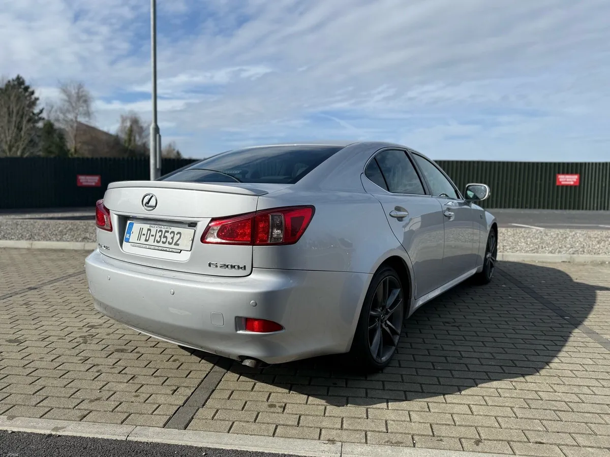 LEXUS IS200D FSPORT - Image 3