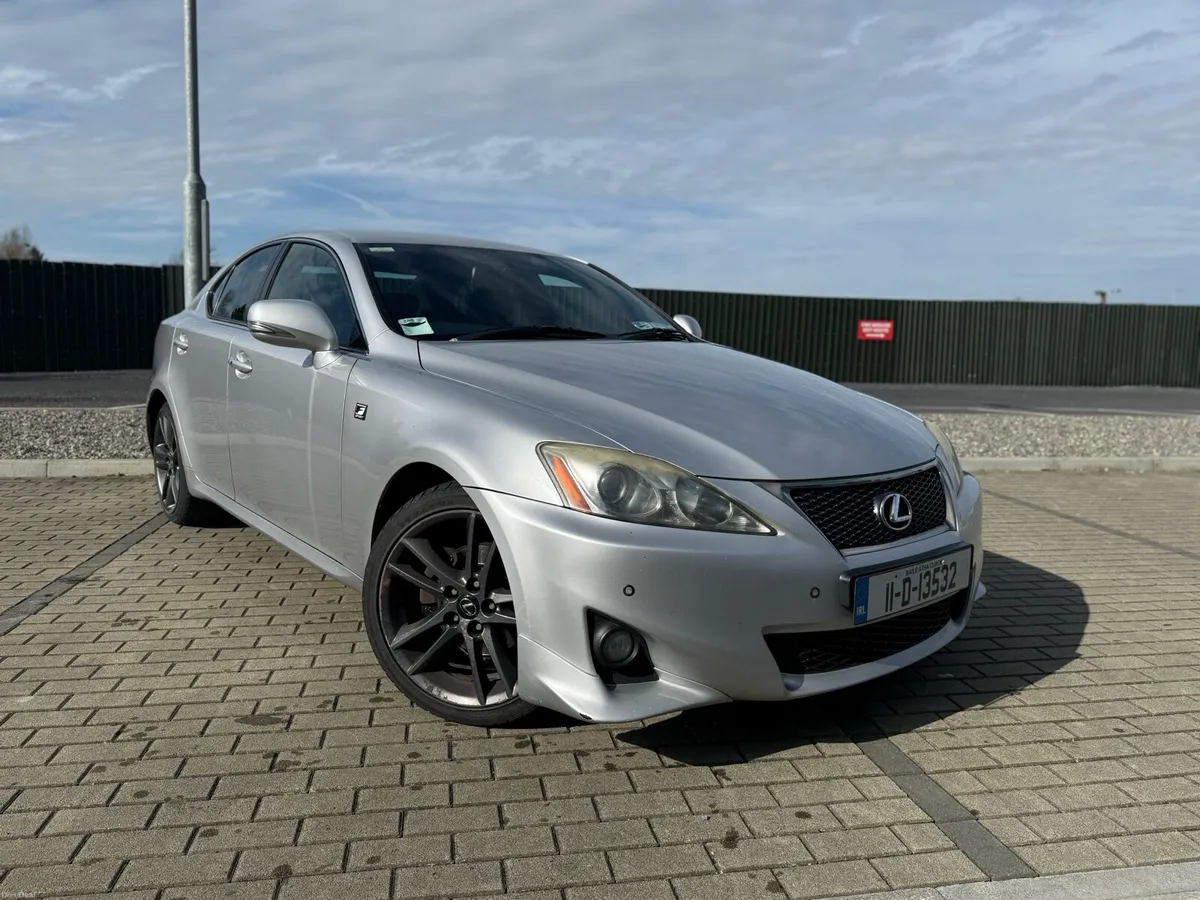 LEXUS IS200D FSPORT - Image 4