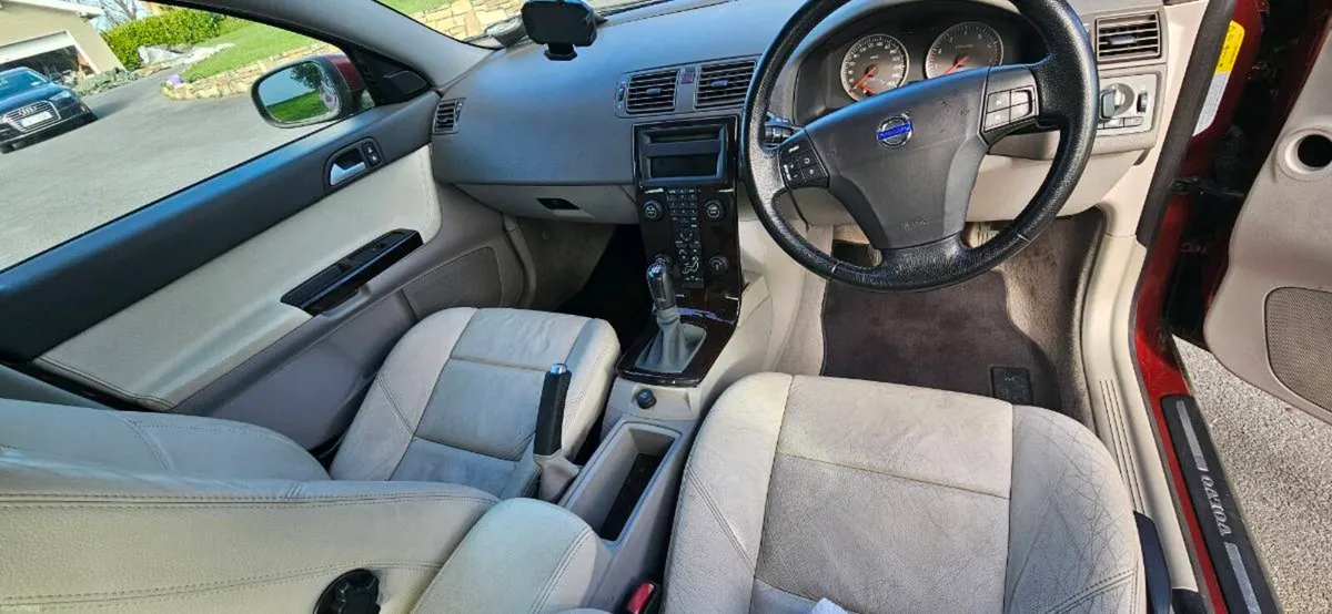 Volvo S40 - Image 3