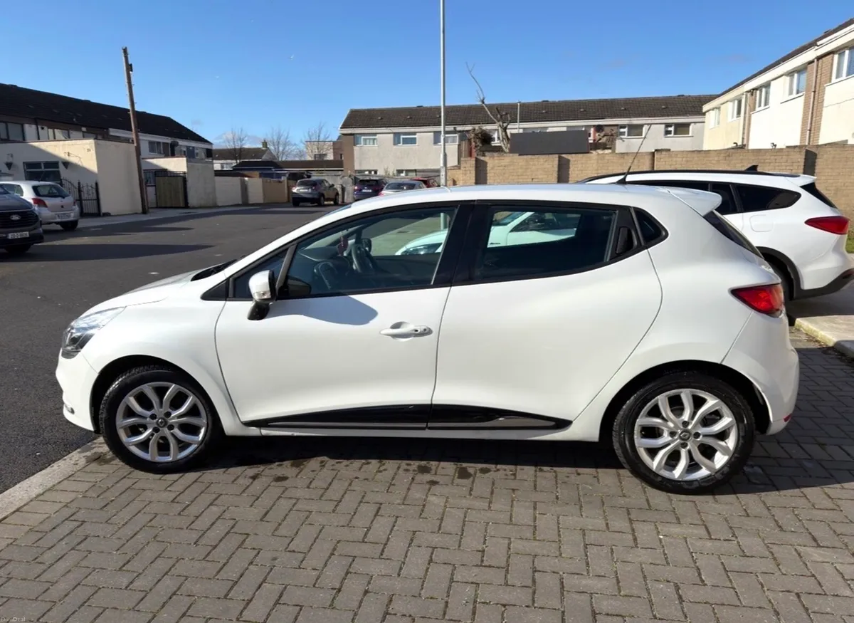 2019 Renault Clio - Image 3