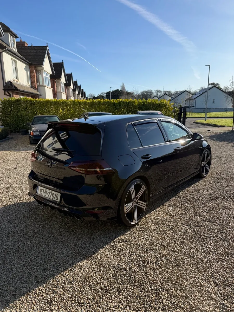 2015 Volkswagen Golf R DSG - Image 2