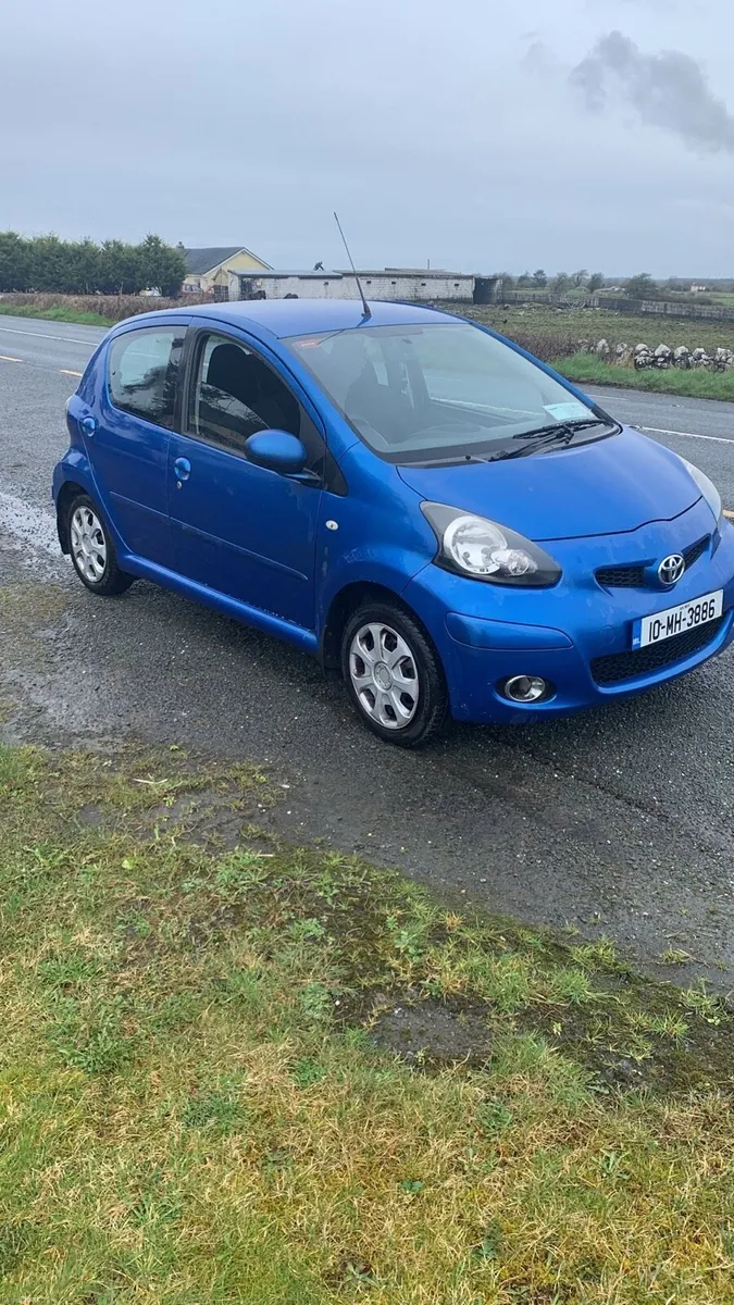 2010 Toyota ago - Image 1