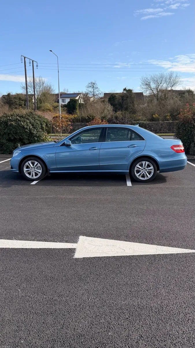 Mercedes-Benz E200 automatic transmission, new NCT - Image 1