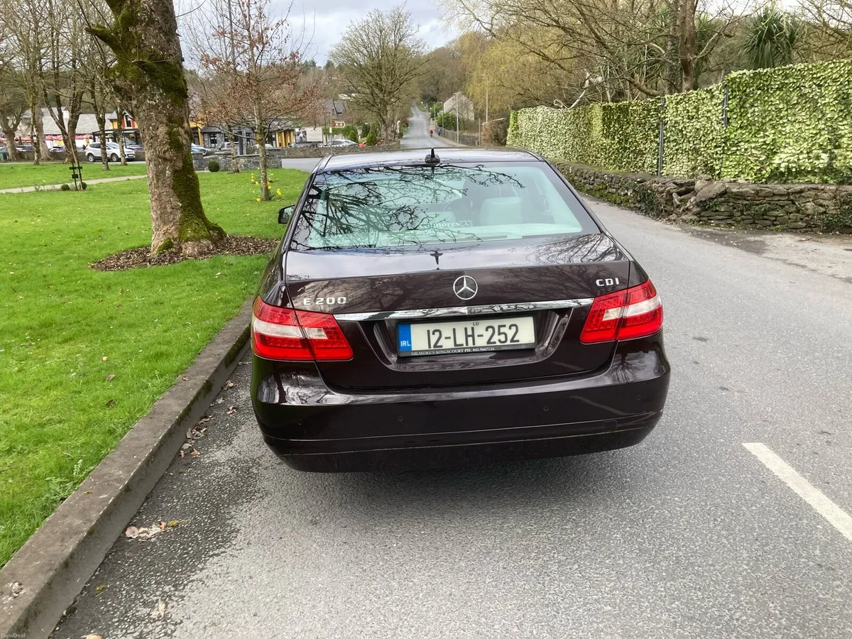 Mercedes E200 2012 - Image 4