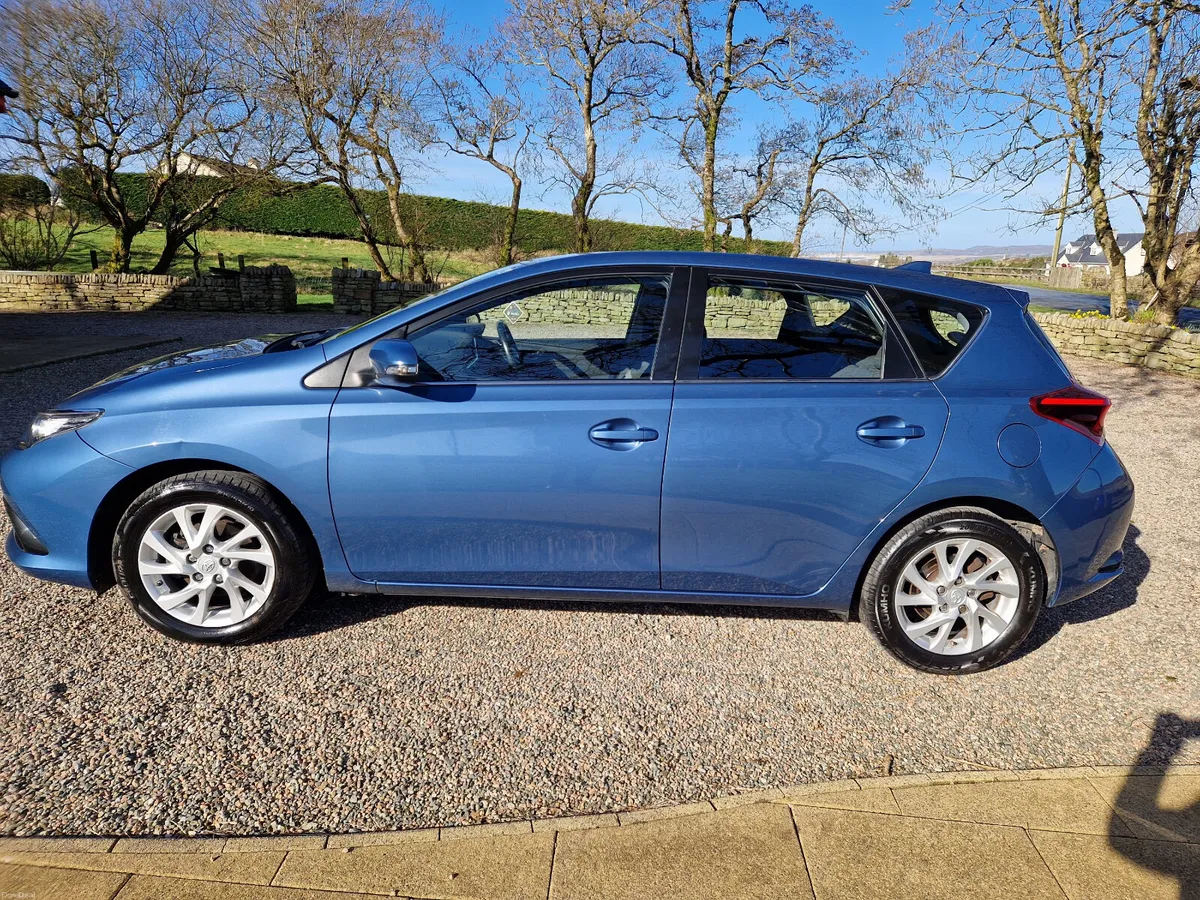 Toyota Auris 2018 - Image 1