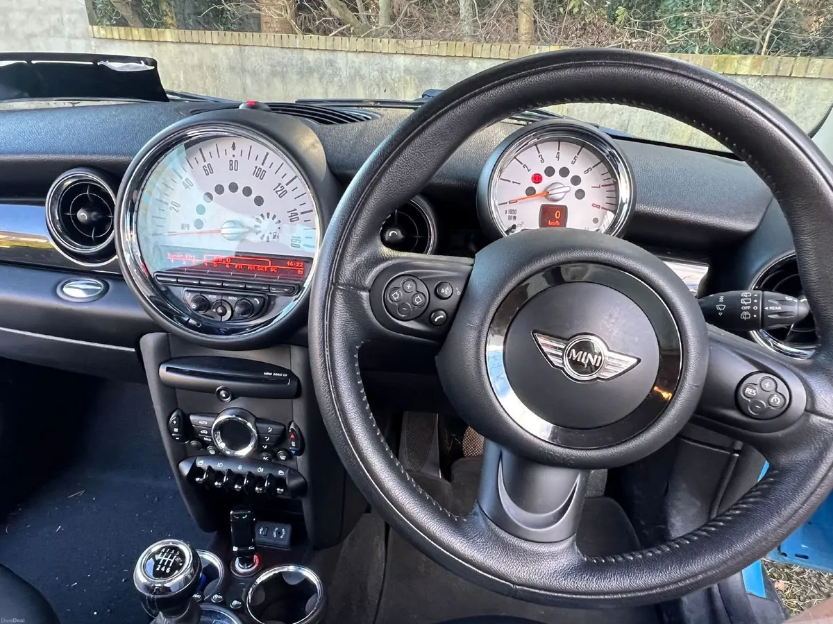 Mini Cooper 2014 - Image 2