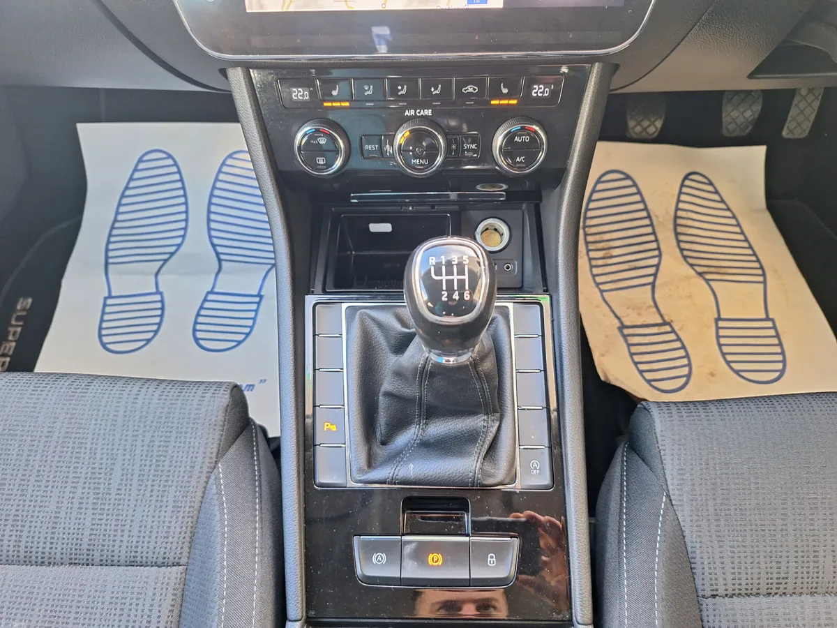 Skoda Superb 1.6 Tdi *Heated Seats/Sat Nav/Timing - Image 4