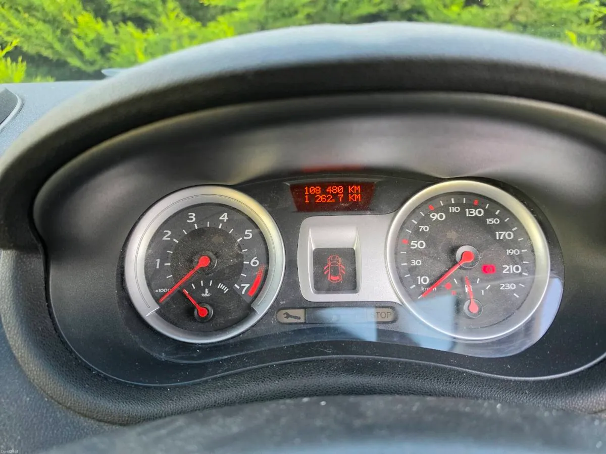 Renault Clio 1.4 - Image 3