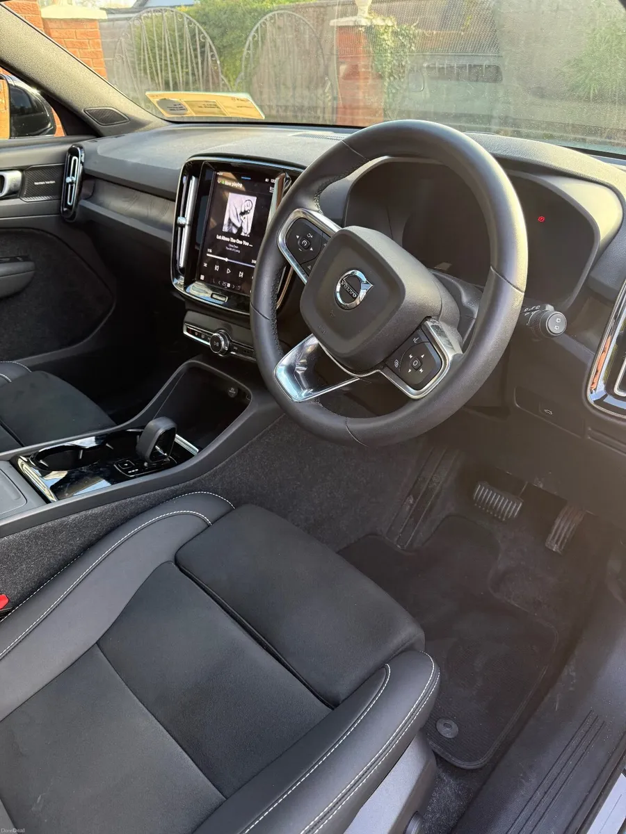 Volvo XC40 2023 - Image 4