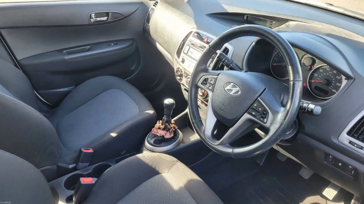 HYUNDAI i20 PETROL FOR SALE - Image 2