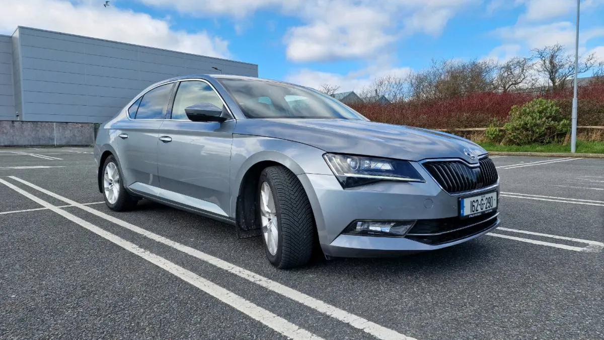 Skoda Superb LEATHER SEATS+ Automatic gearbox - Image 2
