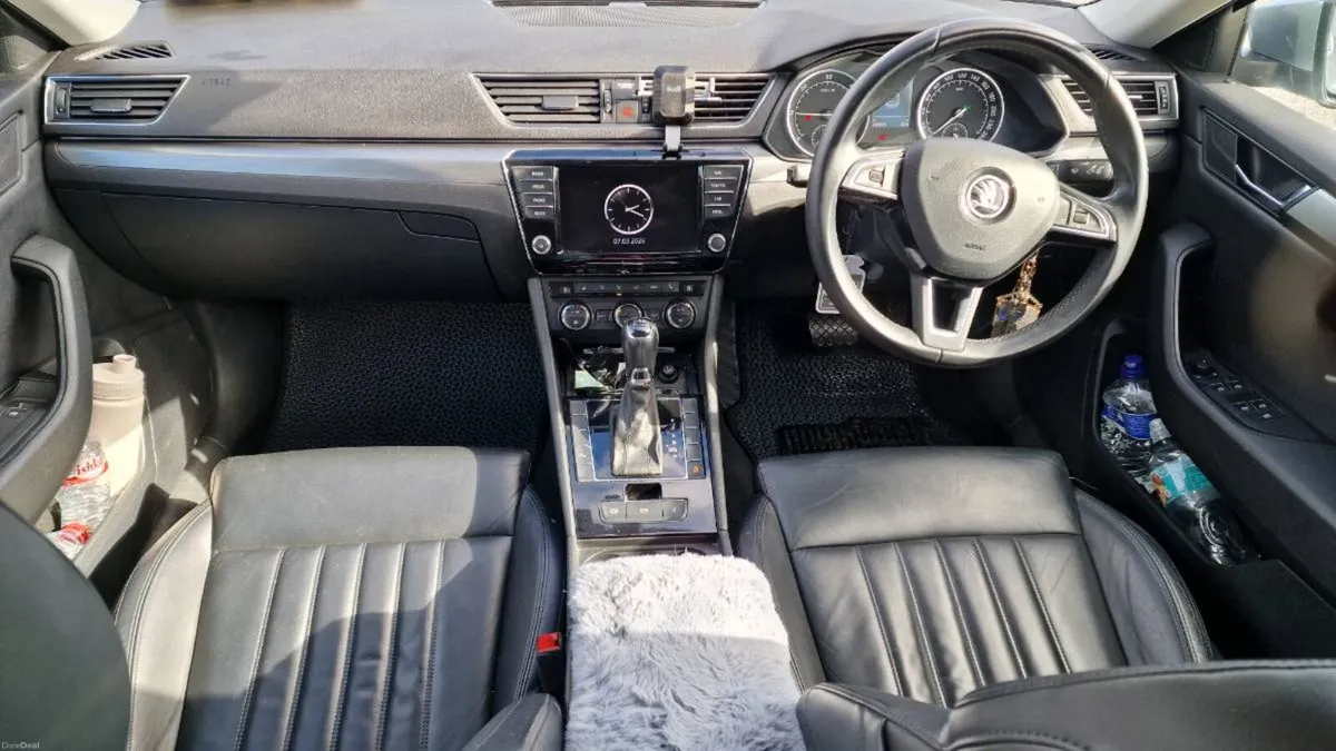 Skoda Superb LEATHER SEATS+ Automatic gearbox - Image 1