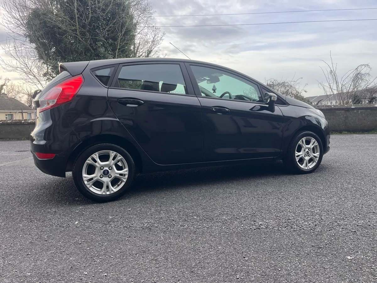 FORD FIESTA 2015 - Image 2