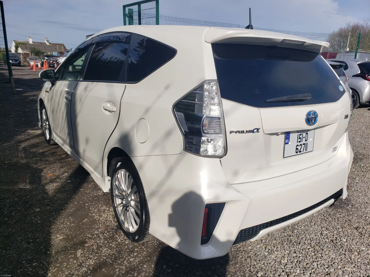 Toyota Prius alpha GR 2015 - Image 2