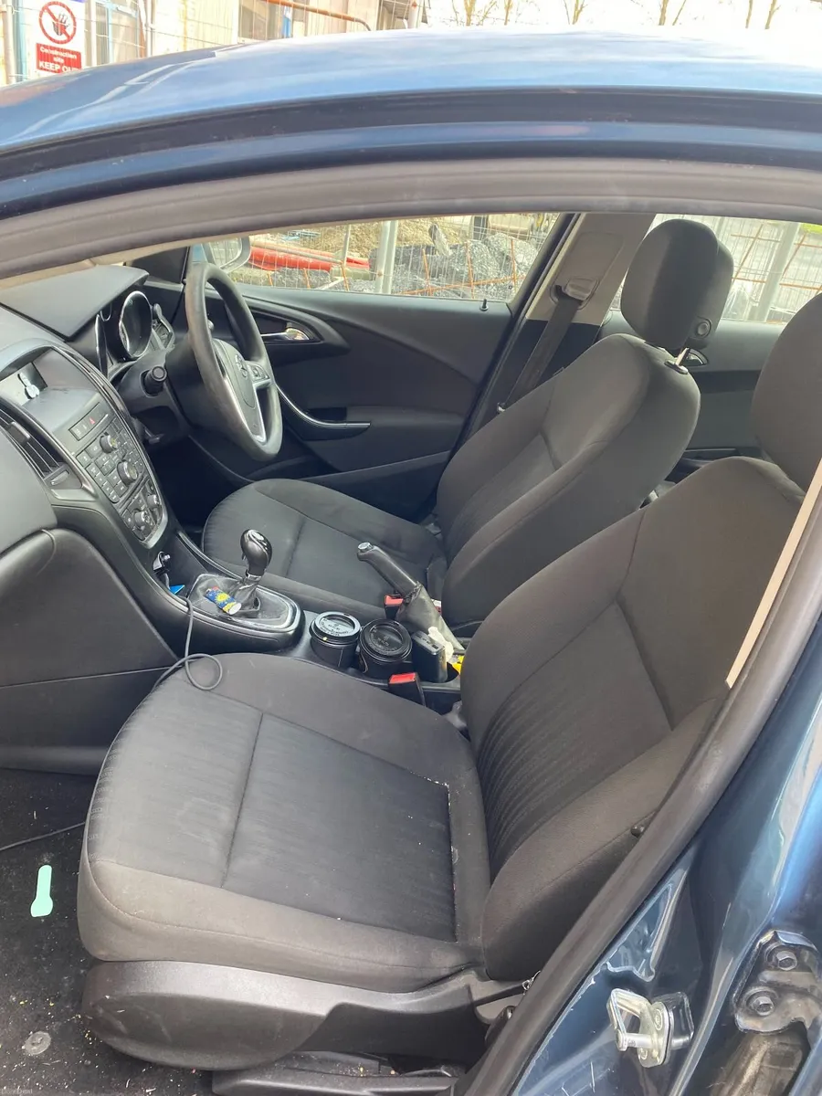 Opel Astra 2014 - Image 4