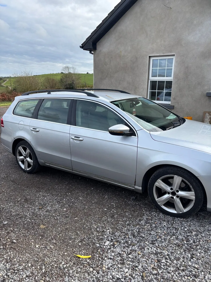 Volkswagen Passat 2012 - Image 3