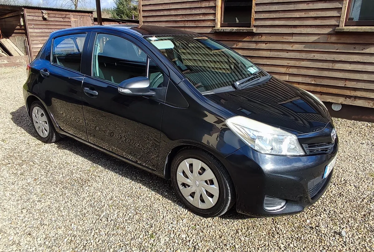 Toyota Yaris - Image 2