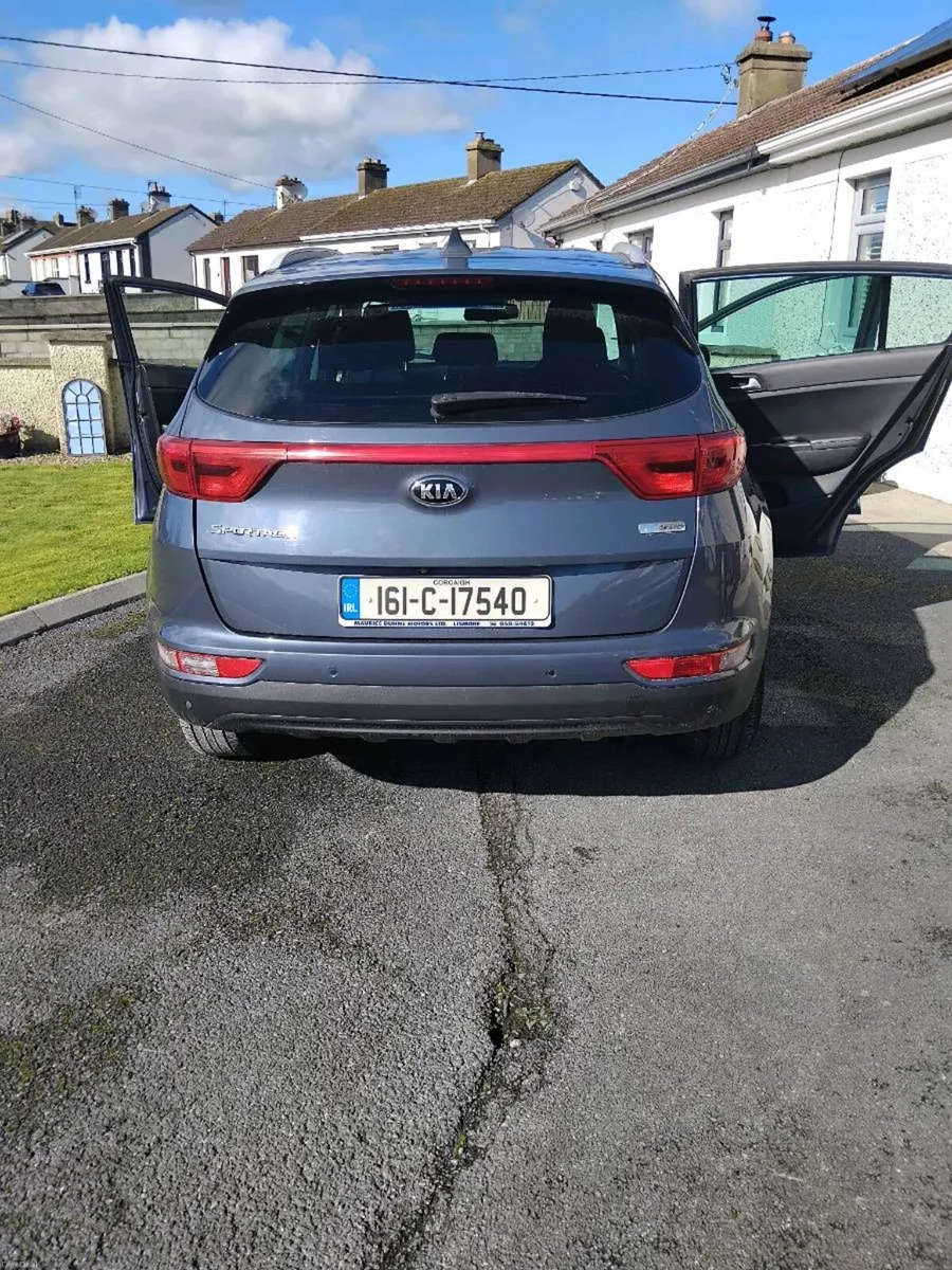 KIA SPORTAGE - Image 2