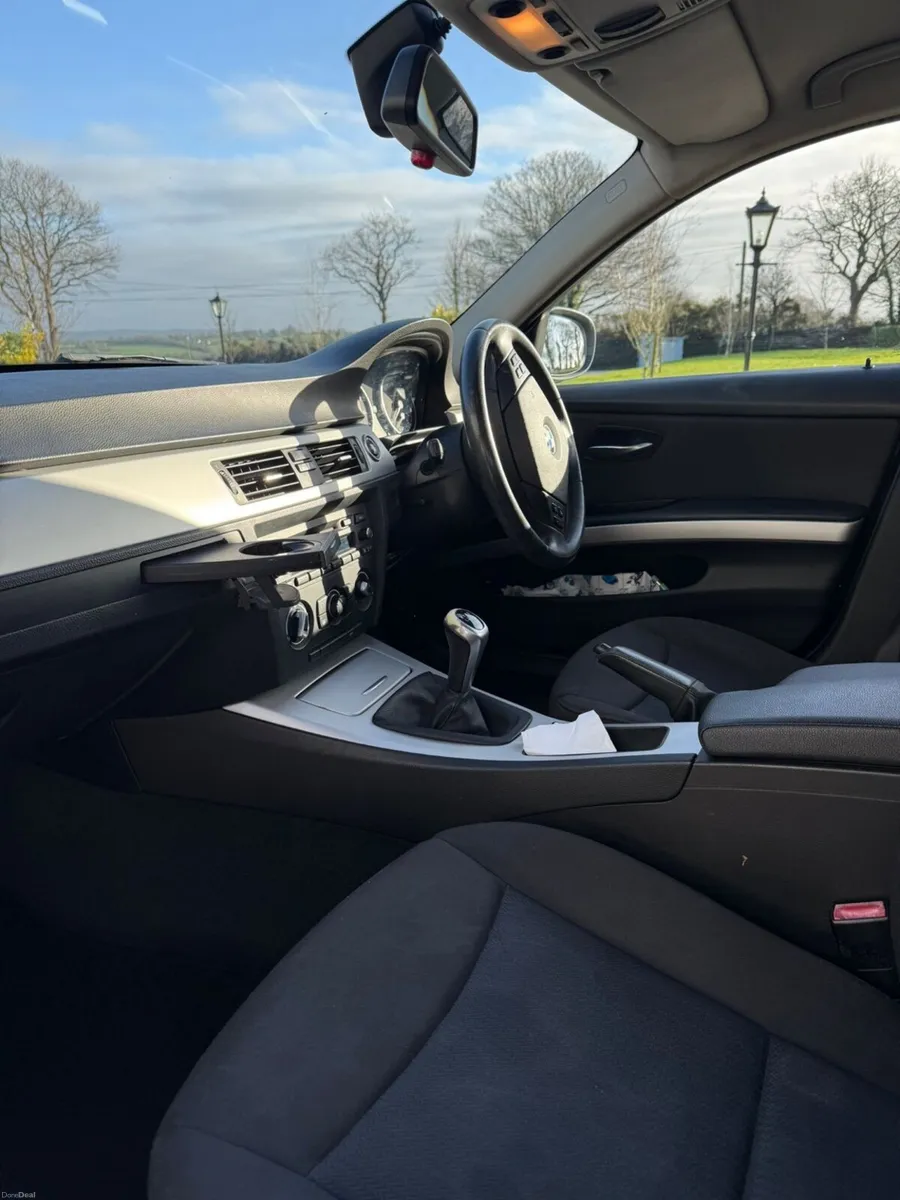 BMW 3 Series - Image 2