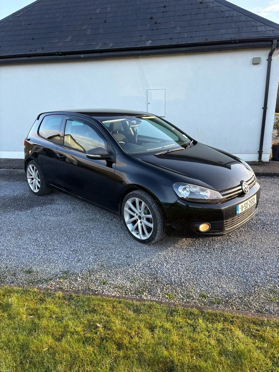 Volkswagen Golf 2.0 - Image 1