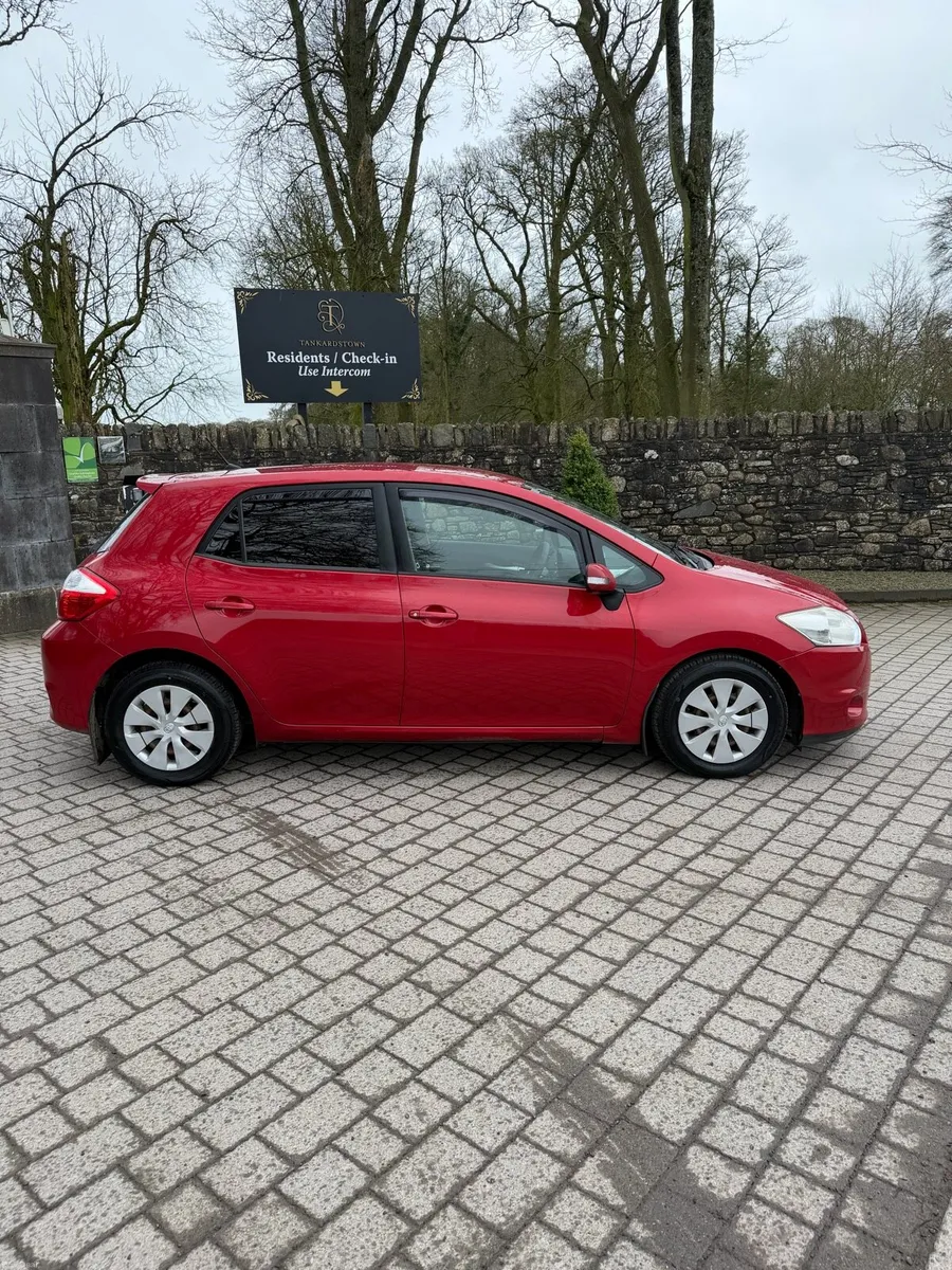 Toyota Auris - Image 2