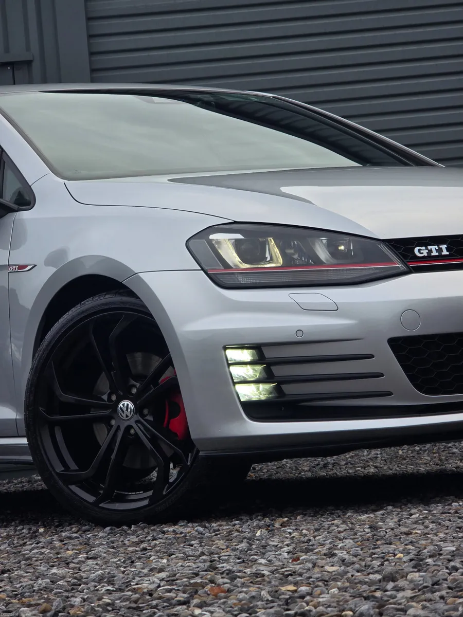 2014 VOLKSWAGEN GOLF GTI DSG LOW MILEAGE - Image 2