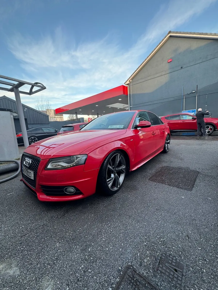 Audi A4 2010 - Image 2