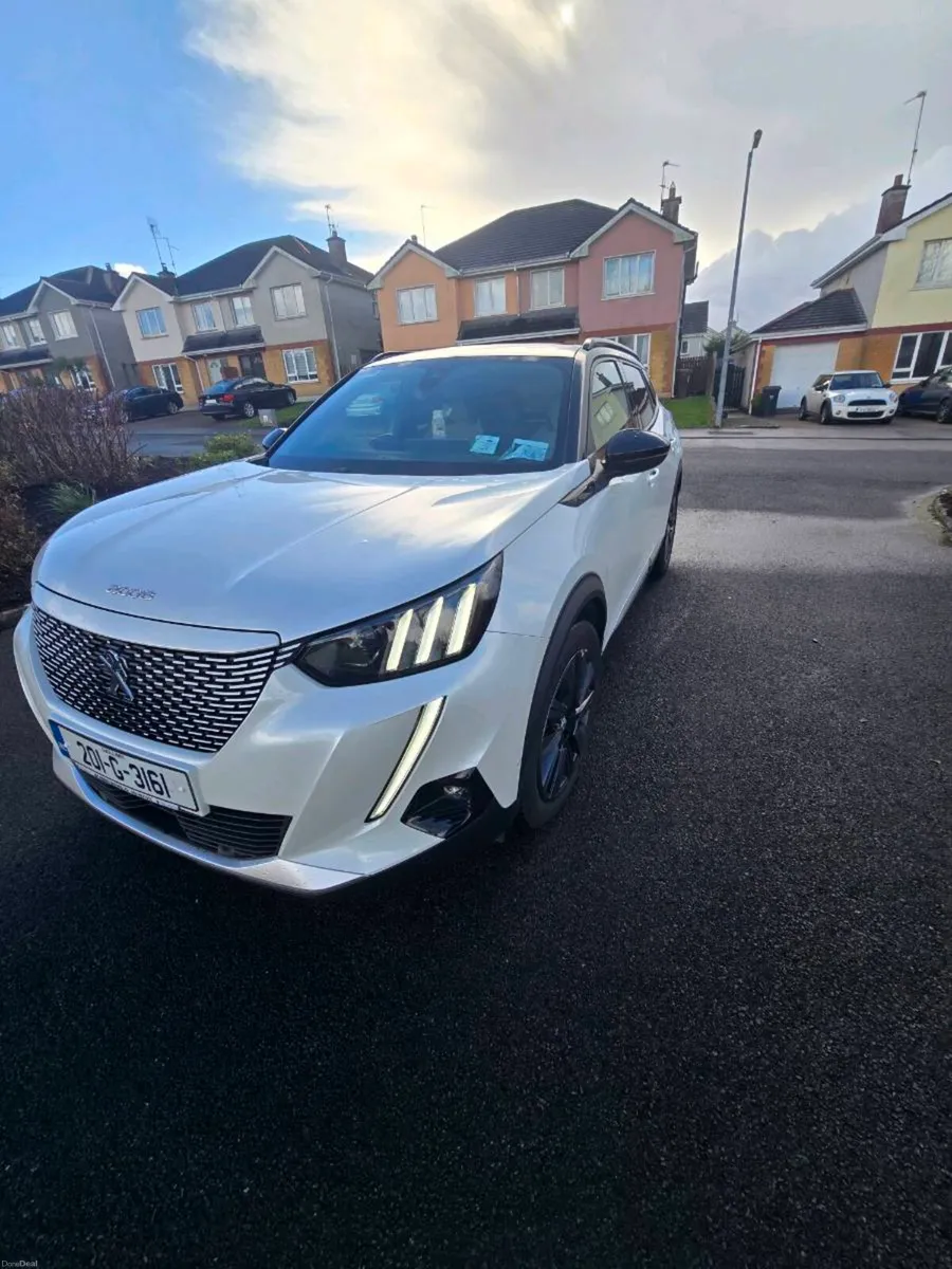 Peugeot E2008 GT - Image 4