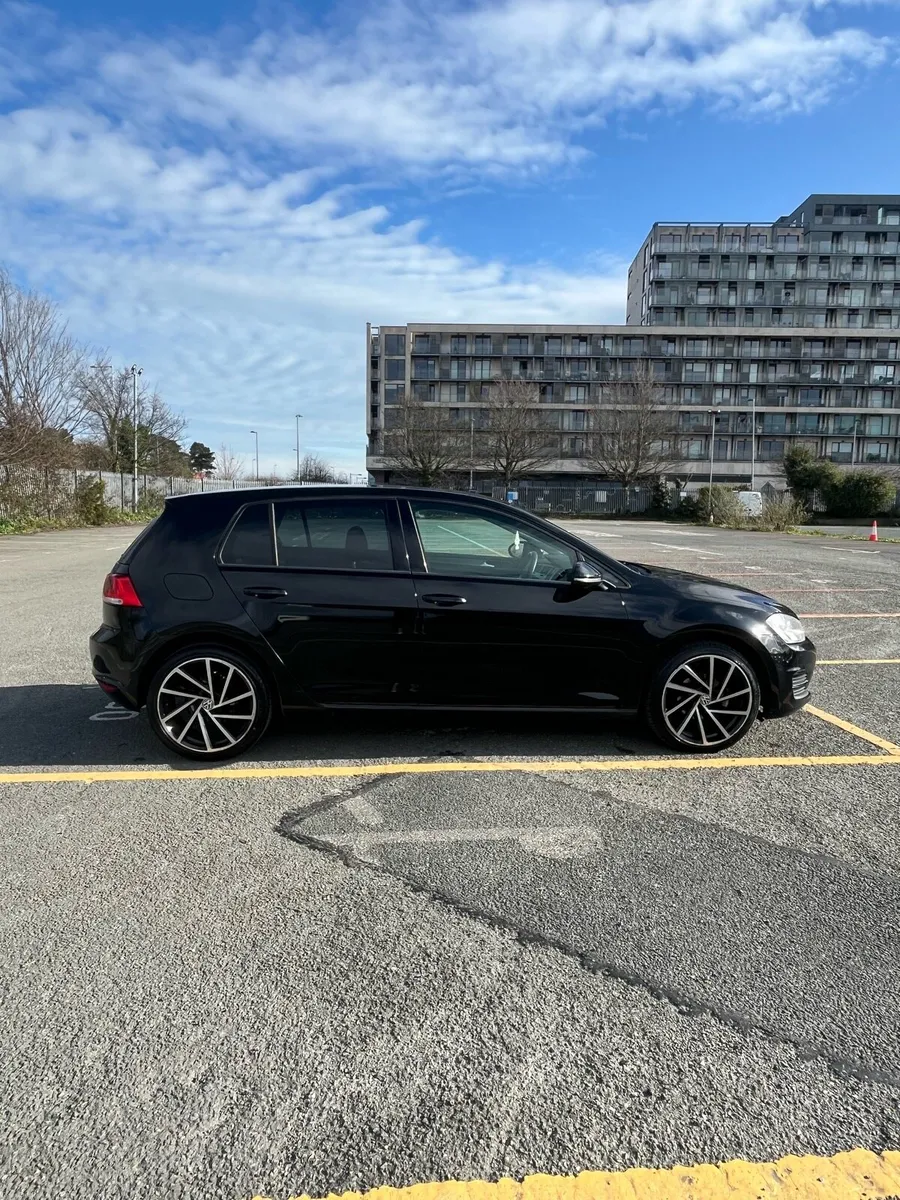 Volkswagen Golf 2015 - Image 2
