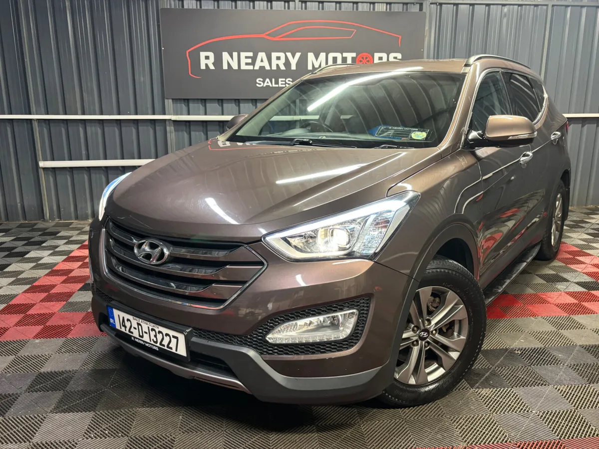 2014 142 Hyundai Santa FE 2WD Manual 7 Seat - Image 1